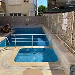 Kleopatra Bavyera Отель 3*