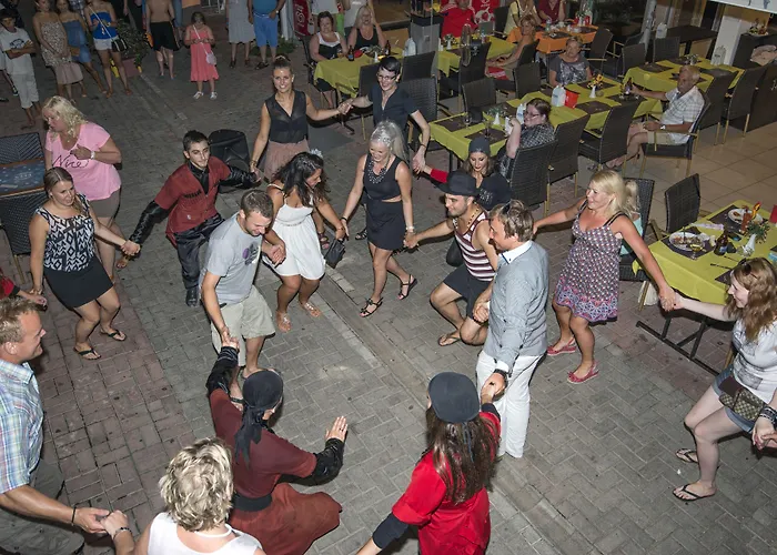 Ξενοδοχείο Kleopatra Bavyera 3*